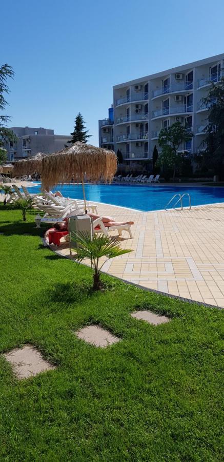 Apartment With Green Terrace Burgas Exterior foto