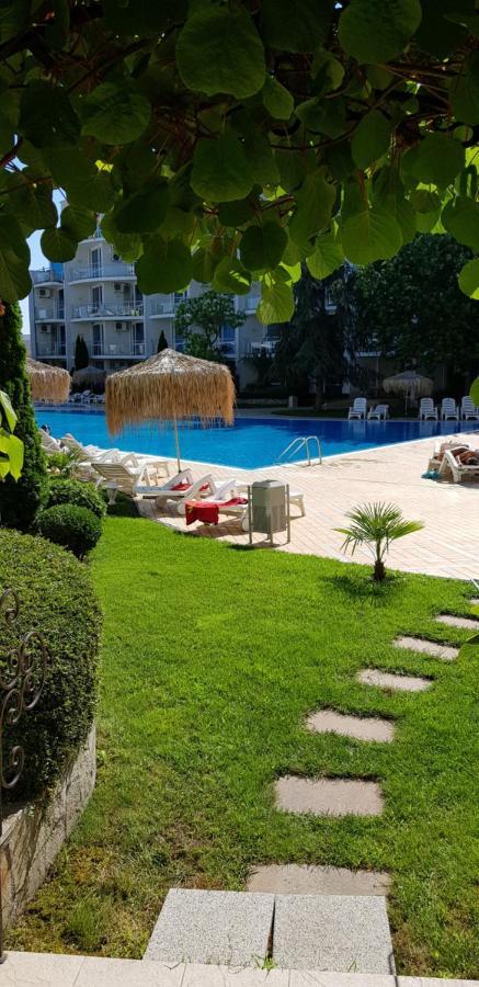 Apartment With Green Terrace Burgas Exterior foto
