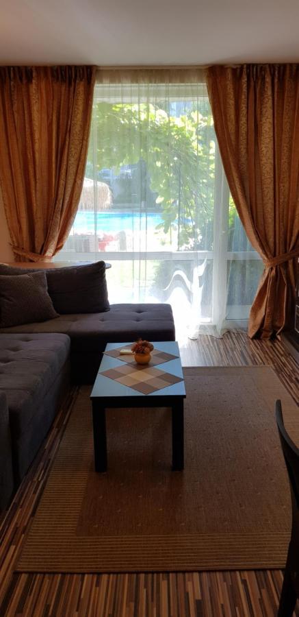 Apartment With Green Terrace Burgas Exterior foto