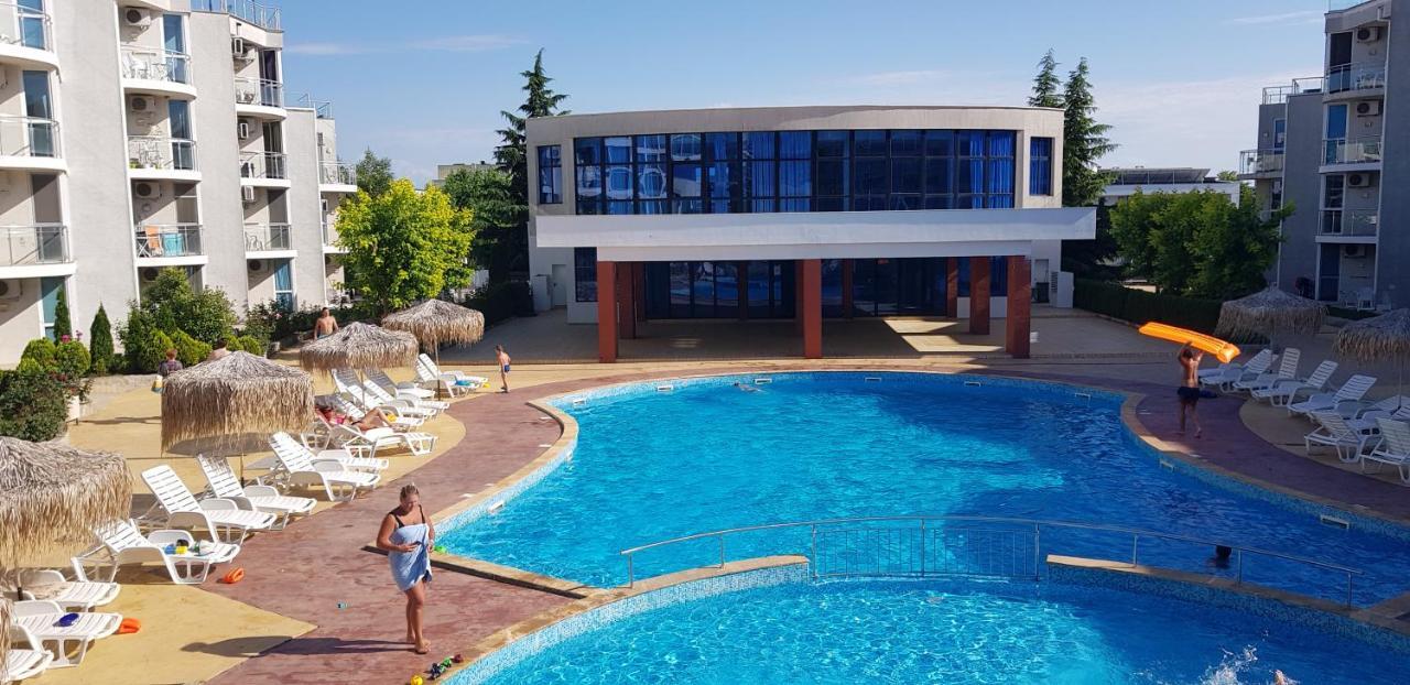 Apartment With Green Terrace Burgas Exterior foto